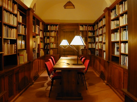 l'interno della biblioteca